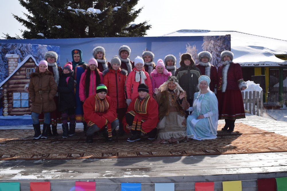 В поселке Карымкары 25 марта прошло уличное народное гулянье «Проводы русской Зимы»